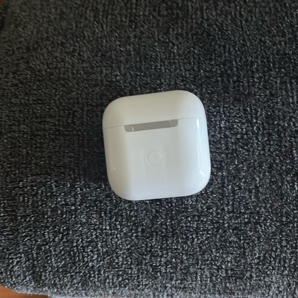 Earbuds - Picture 2 of 5